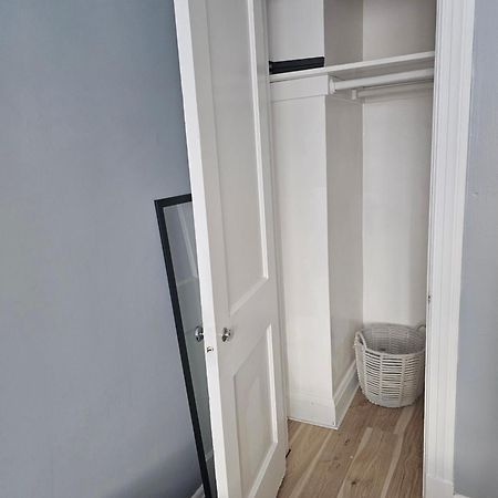 Small Cozy Room, Shared Bathroom Baltimore Eksteriør bilde