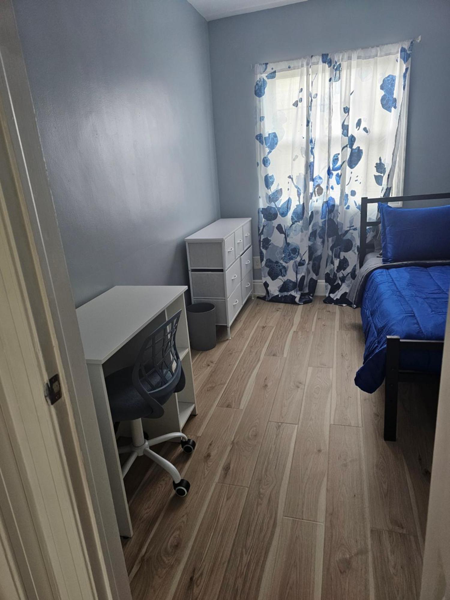 Small Cozy Room, Shared Bathroom Baltimore Eksteriør bilde